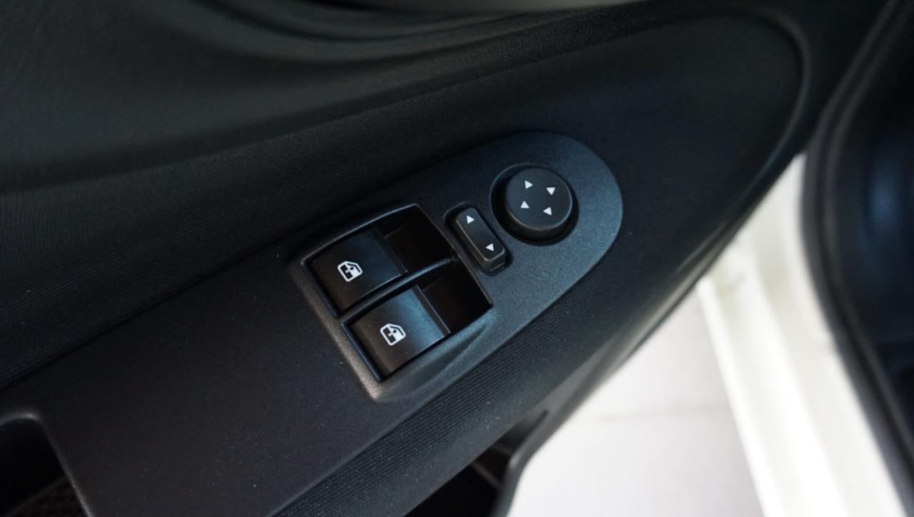 FIAT Punto 1.2 8V 5 porte Young - 11