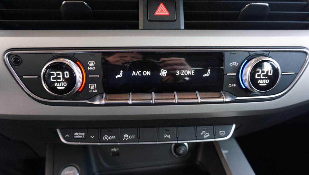 AUDI A4 allroad 40 TDI 204 CV S tronic Business Evolution - 26