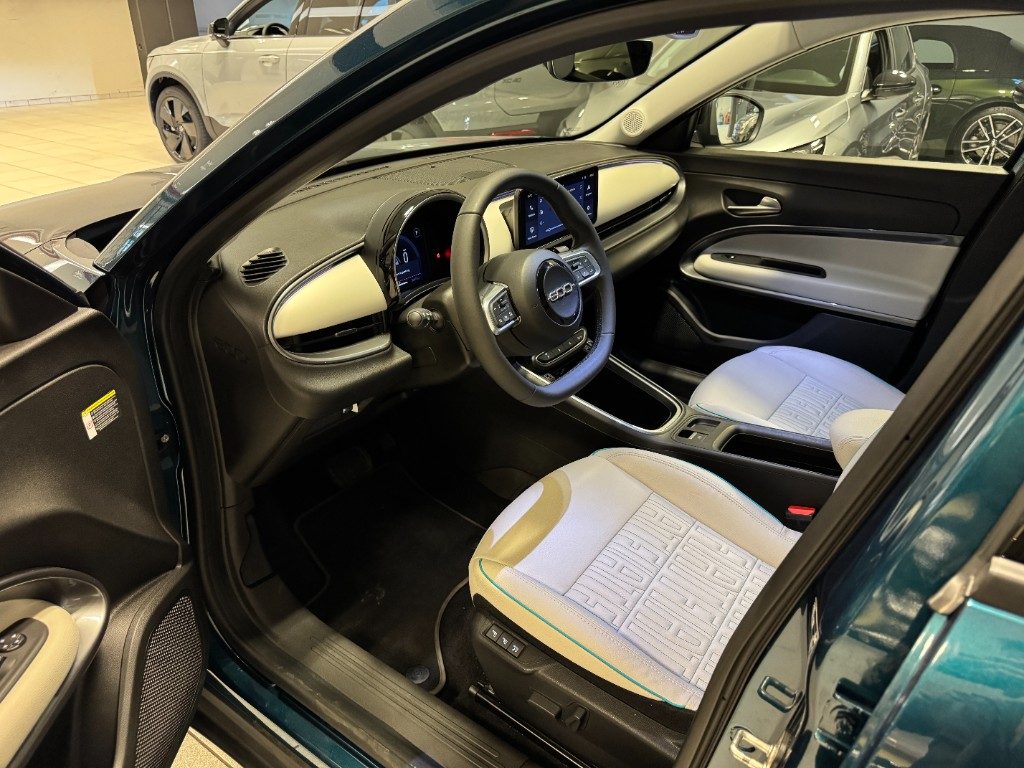 FIAT 600 Hybrid 110 CV DCT MHEV La Prima - 8