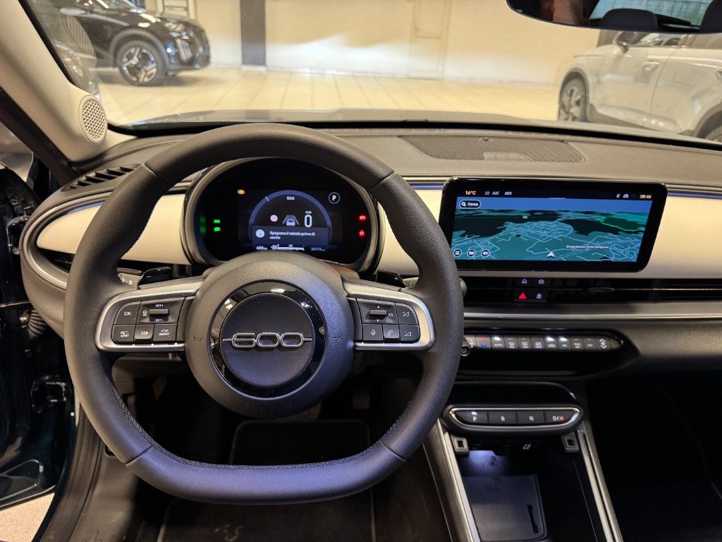 FIAT 600 Hybrid 110 CV DCT MHEV La Prima - 11