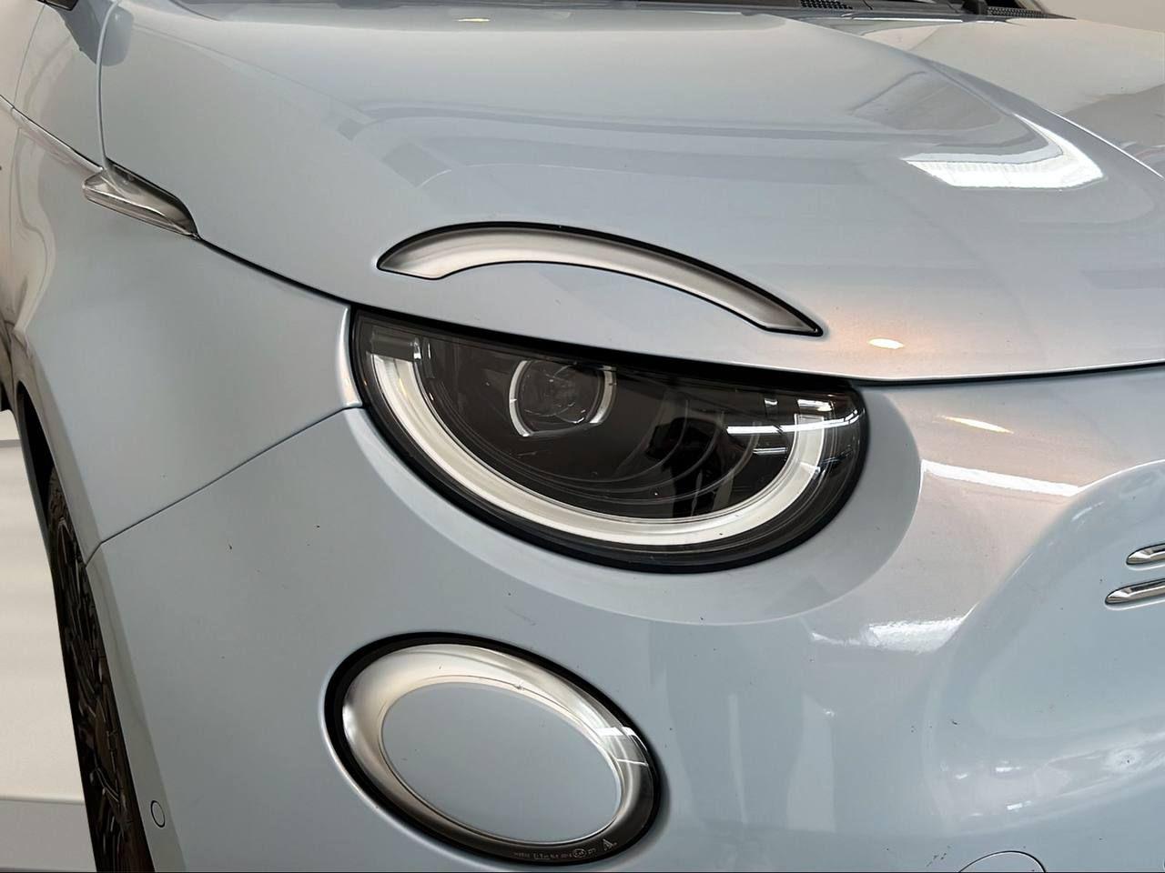 FIAT 500e Berlina 42 kWh La Prima 320 Km autonomia - 35