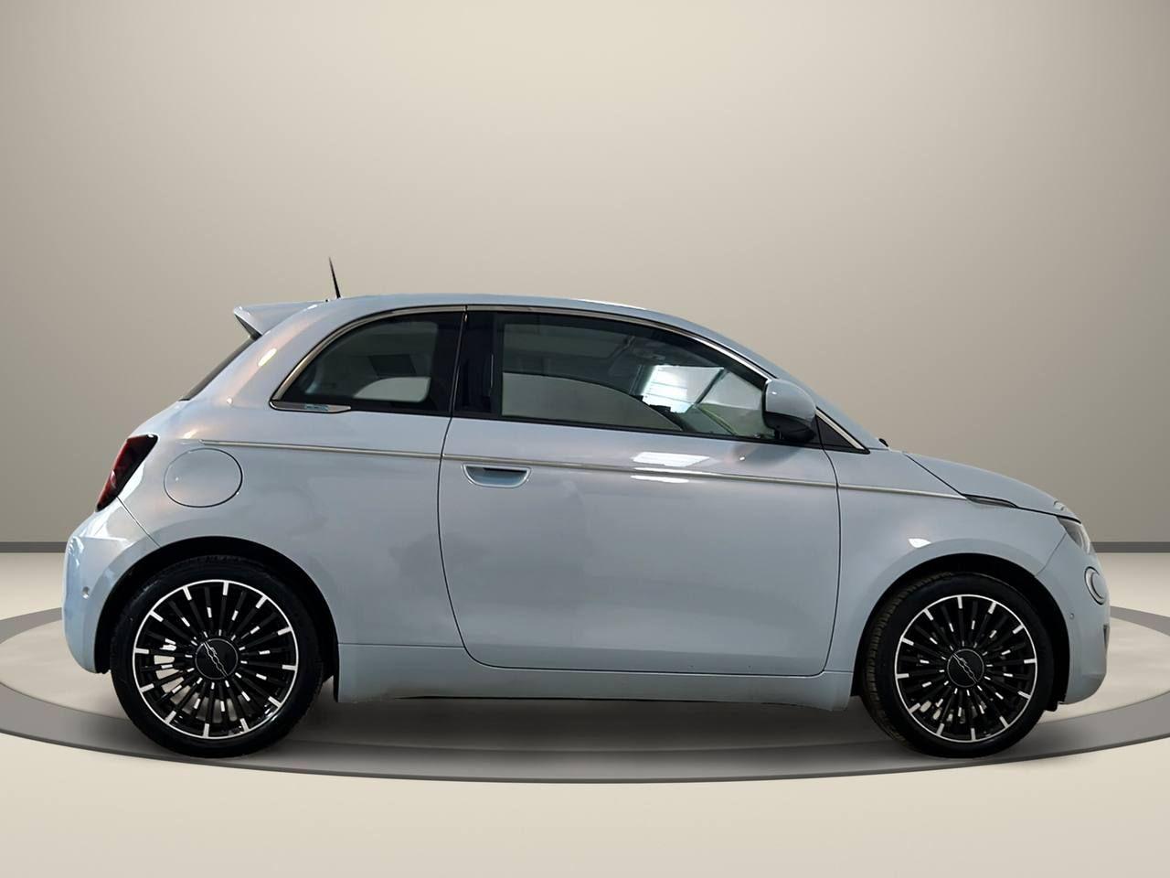 FIAT 500e Berlina 42 kWh La Prima 320 Km autonomia - 4