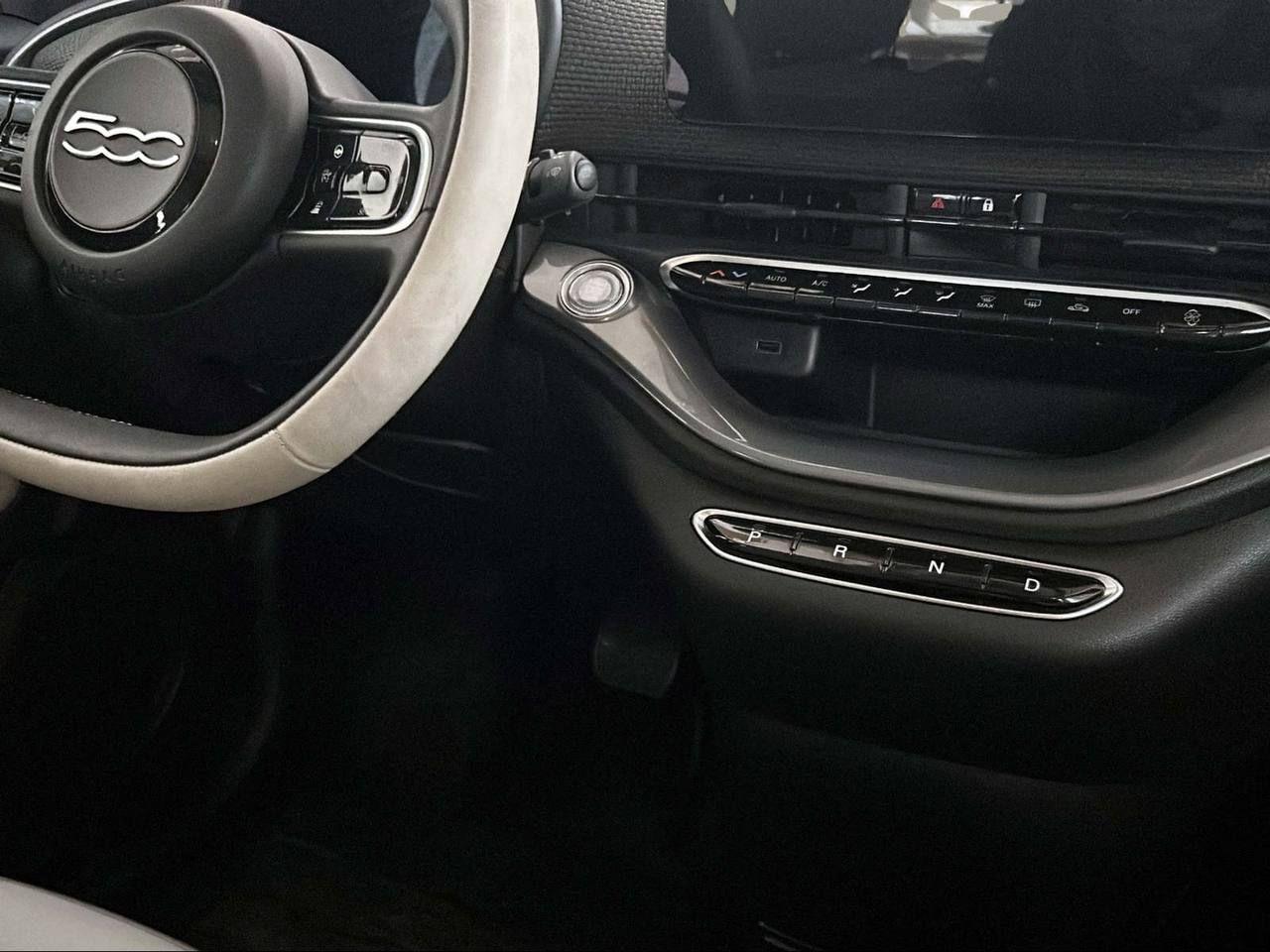 FIAT 500e Berlina 42 kWh La Prima 320 Km autonomia - 25