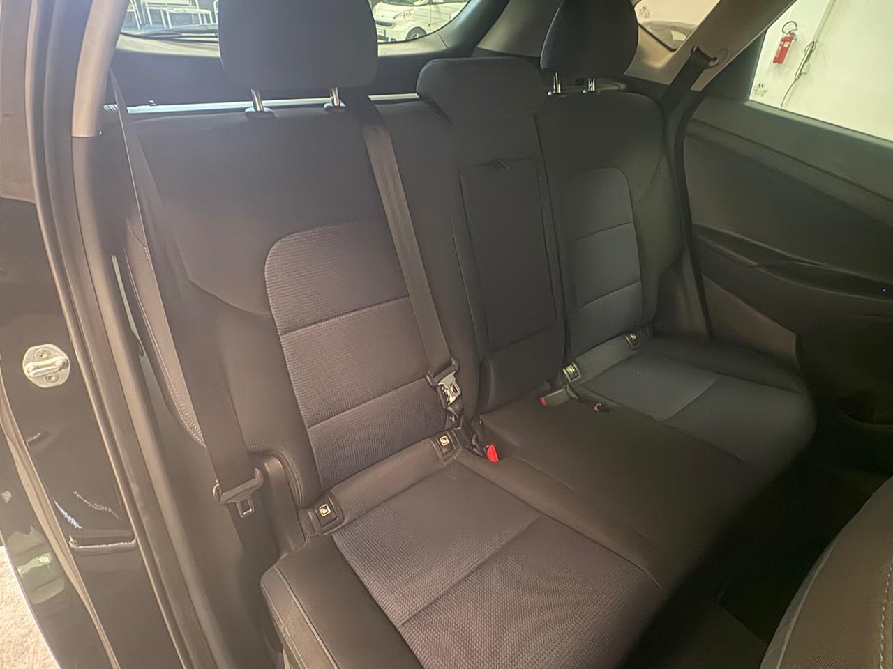 HYUNDAI Tucson 1.7 CRDi XPossible - 10