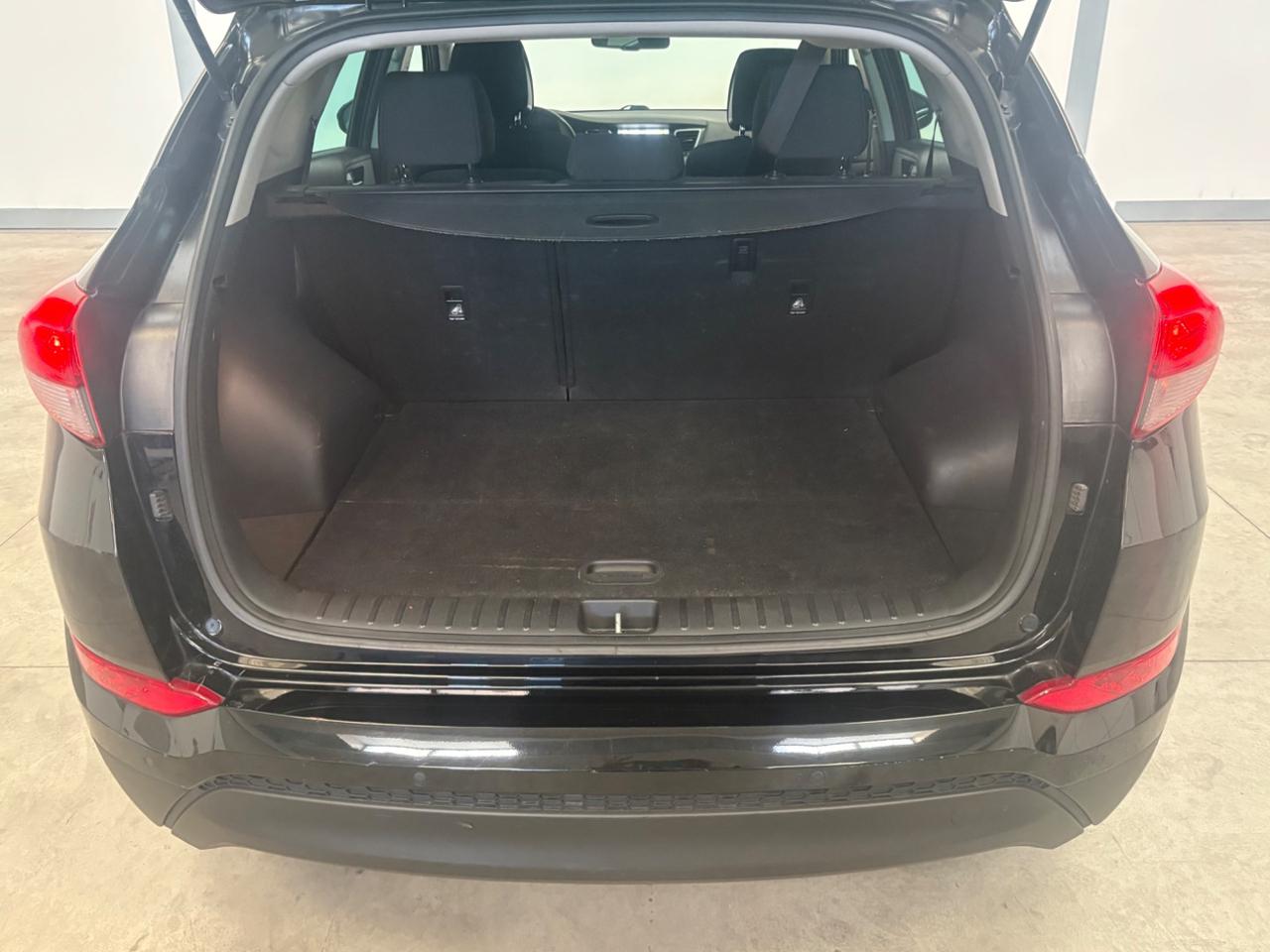 HYUNDAI Tucson 1.7 CRDi XPossible - 13