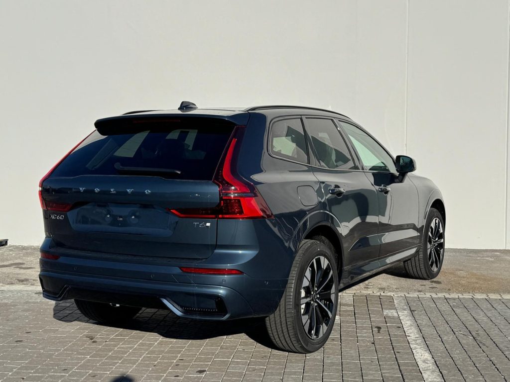 VOLVO XC60 T6 Plug-in hybrid AWD automatico Plus Dark - Grid Foto 7