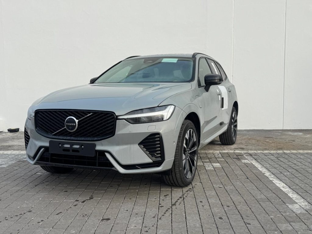 VOLVO XC60 T6 Plug-in hybrid AWD automatico Plus Dark - Foto 1