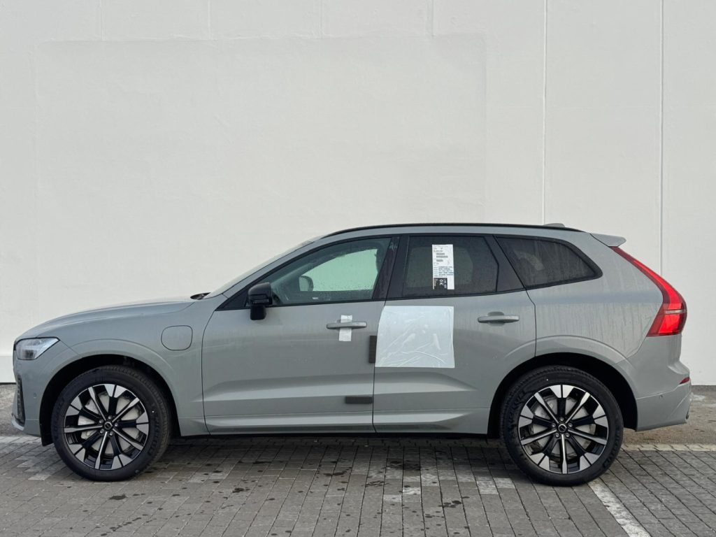 VOLVO XC60 T6 Plug-in hybrid AWD automatico Plus Dark - Grid Foto 8