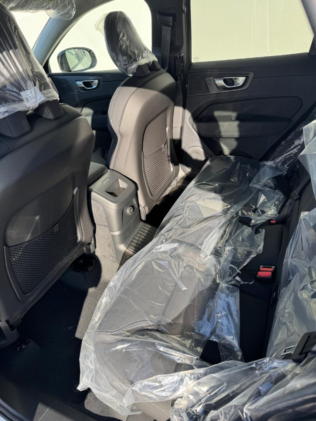 VOLVO XC60 T6 Plug-in hybrid AWD automatico Plus Dark - Grid Foto 11