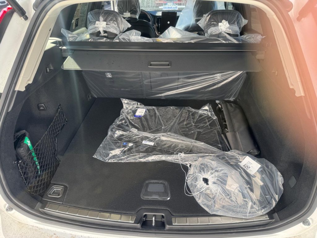 VOLVO XC60 T6 Plug-in hybrid AWD automatico Plus Dark - Grid Foto 12