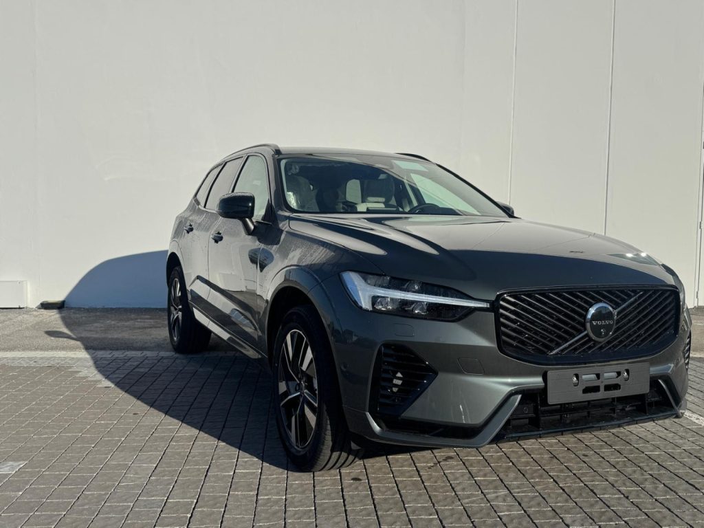 VOLVO XC60 T6 Plug-in hybrid AWD automatico Plus Dark - Foto 3