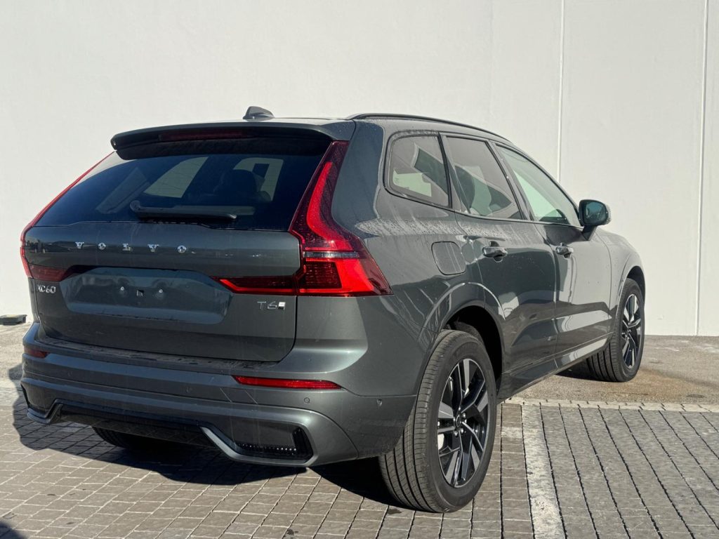 VOLVO XC60 T6 Plug-in hybrid AWD automatico Plus Dark - Grid Foto 7