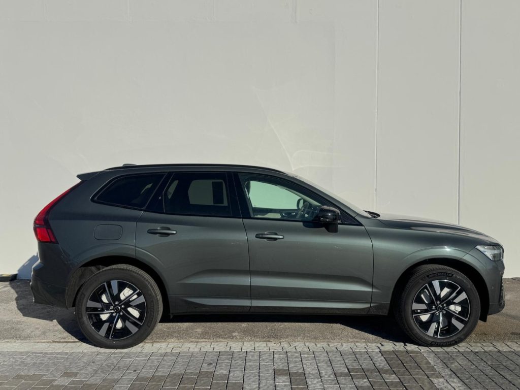 VOLVO XC60 T6 Plug-in hybrid AWD automatico Plus Dark - Grid Foto 8