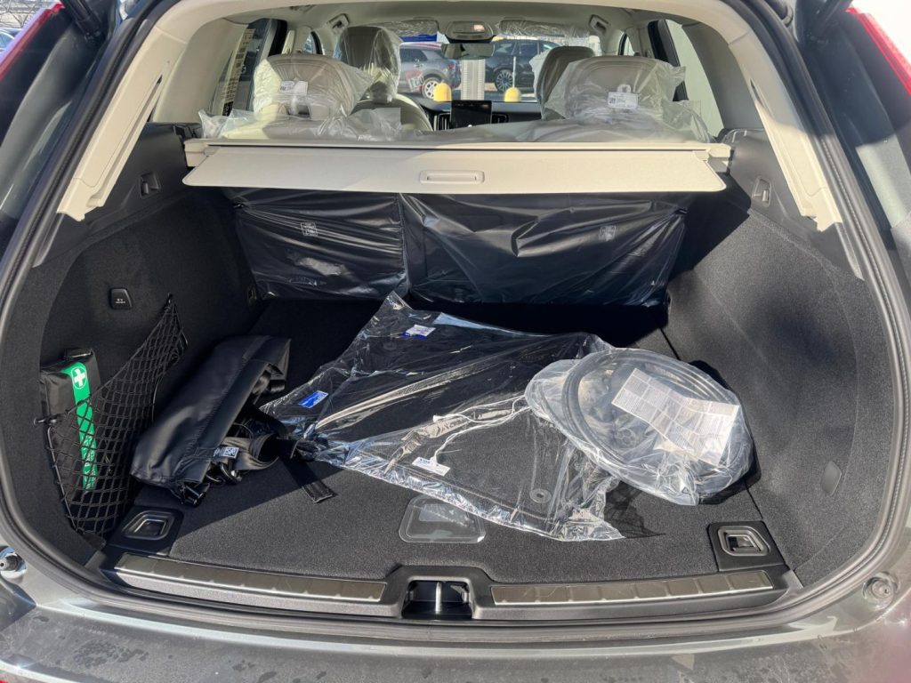 VOLVO XC60 T6 Plug-in hybrid AWD automatico Plus Dark - Grid Foto 12