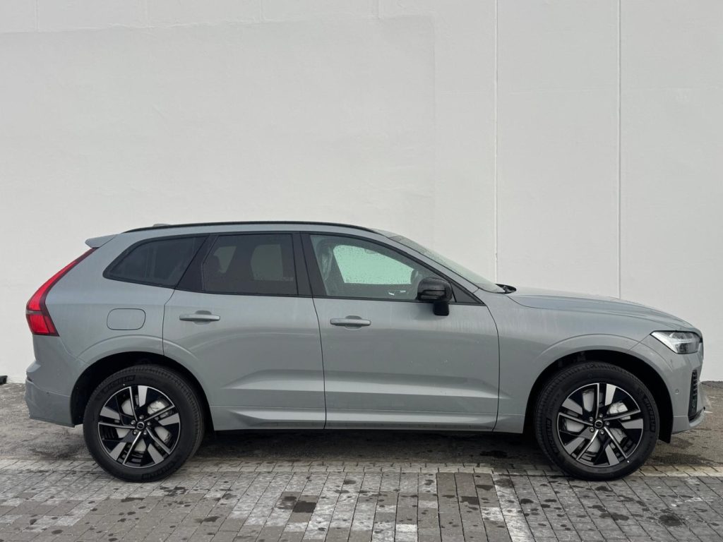VOLVO XC60 T6 Plug-in hybrid AWD automatico Plus Dark - Grid Foto 8