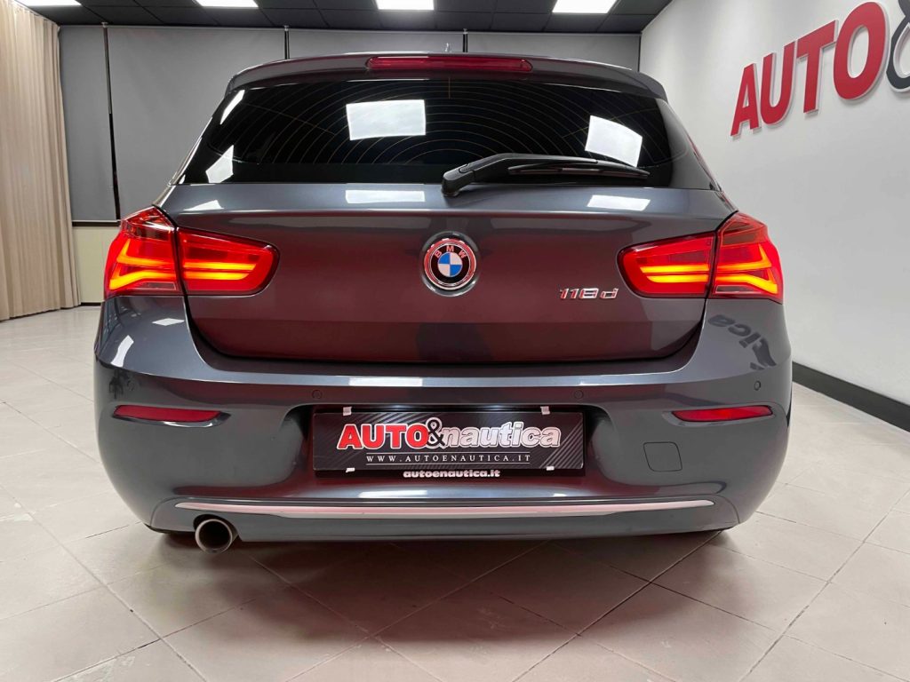 BMW 118 D URBAN 5P AUTO - 10