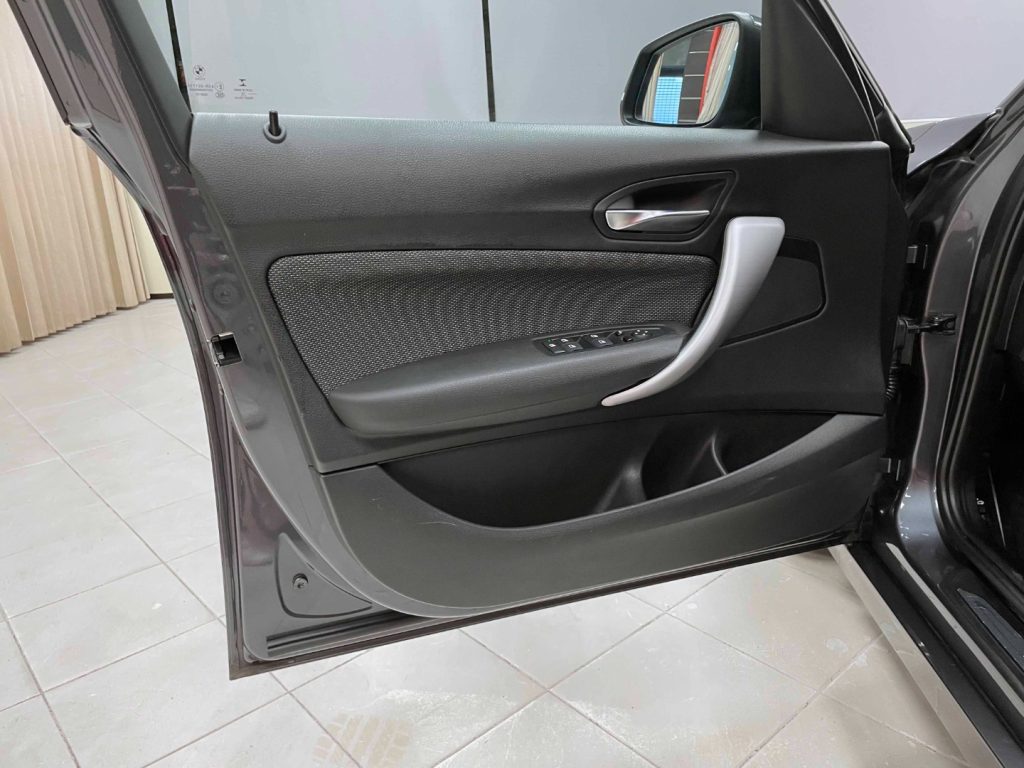 BMW 118 D URBAN 5P AUTO - 15