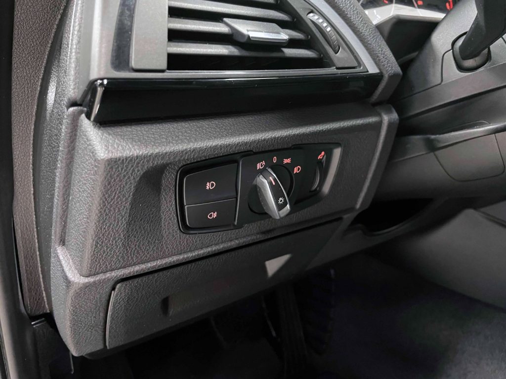 BMW 118 D URBAN 5P AUTO - 19