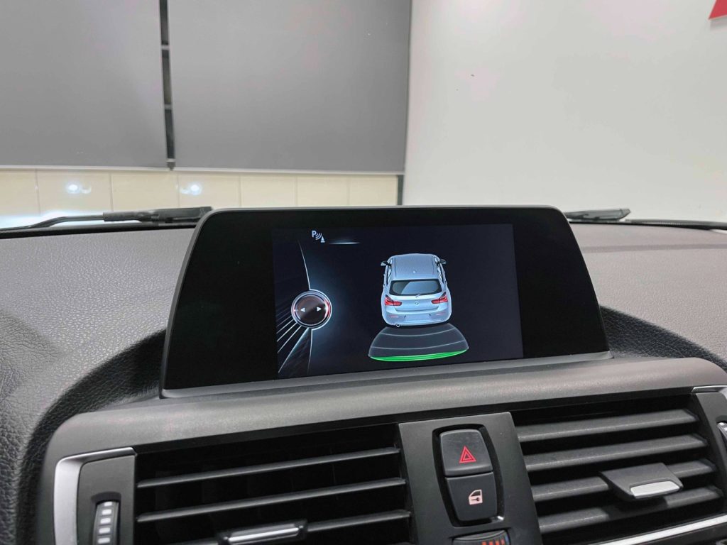 BMW 118 D URBAN 5P AUTO - 25