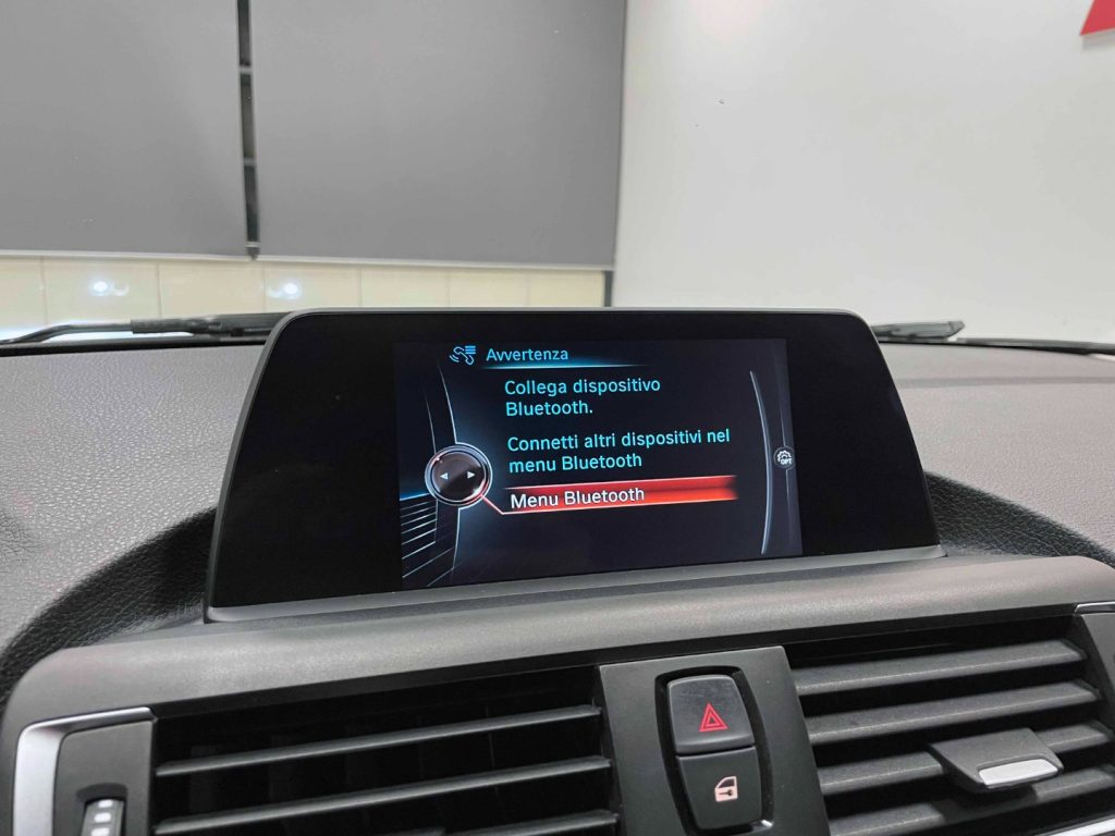 BMW 118 D URBAN 5P AUTO - 46