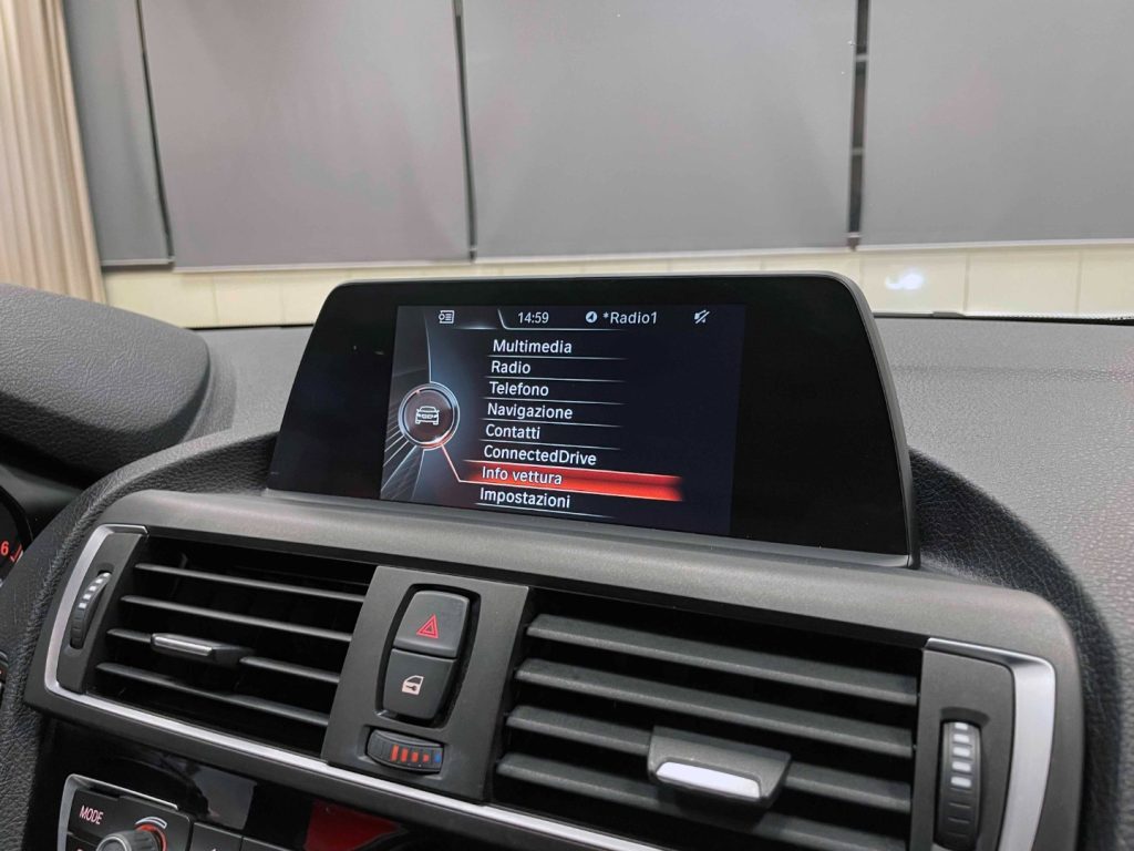 BMW 118 D URBAN 5P AUTO - 53