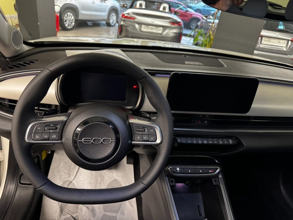 FIAT 600 Hybrid 110 CV DCT MHEV La Prima - 8