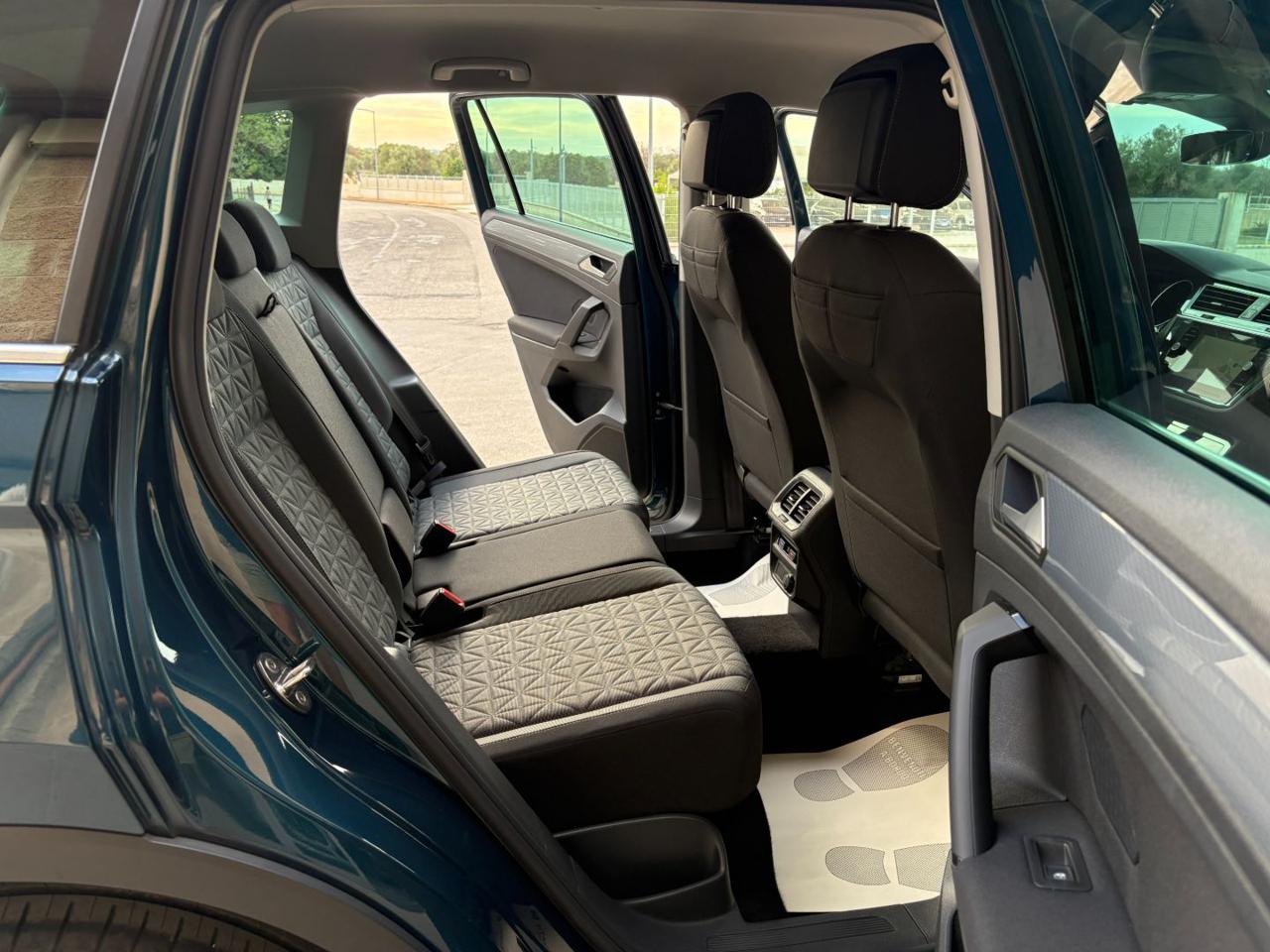 VOLKSWAGEN Tiguan 2.0 TDI 150 CV SCR DSG Life - 11