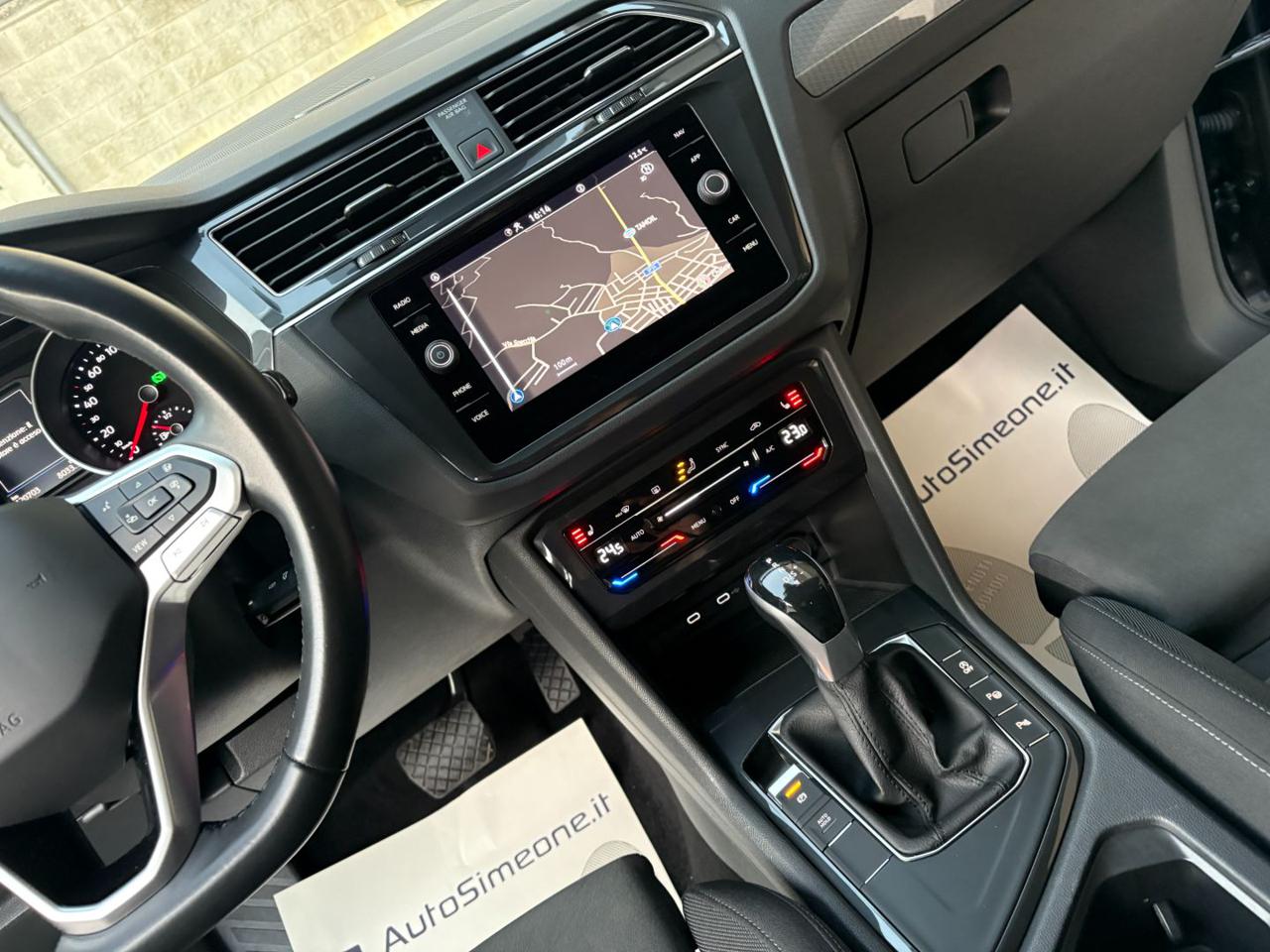 VOLKSWAGEN Tiguan 2.0 TDI 150 CV SCR DSG Life TELECAMERA - 21