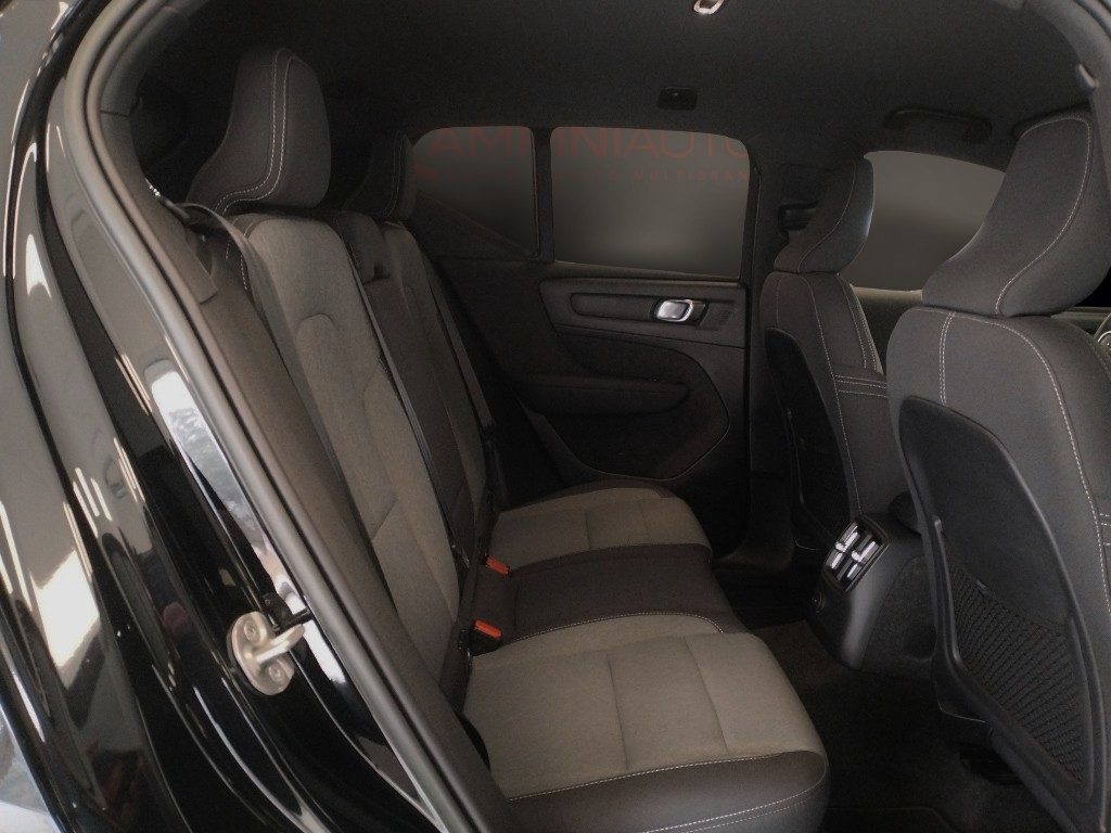 VOLVO XC40 T4 Recharge Plug-in Hybrid automatico Core - 17