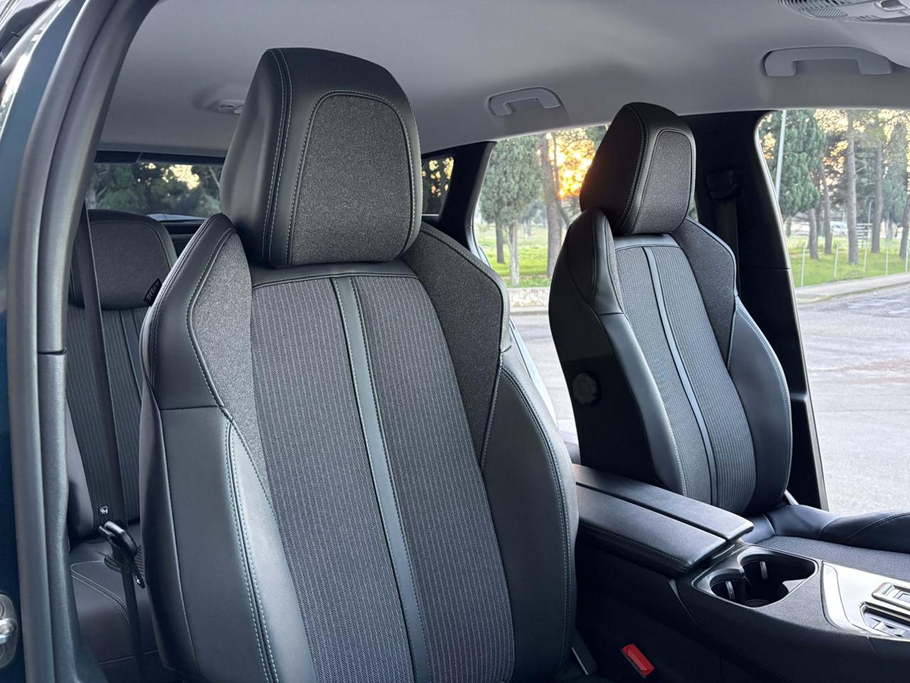 PEUGEOT 3008 1.5 BlueHDi 130 S&S Allure Pack C.AUTOMATICO - 10