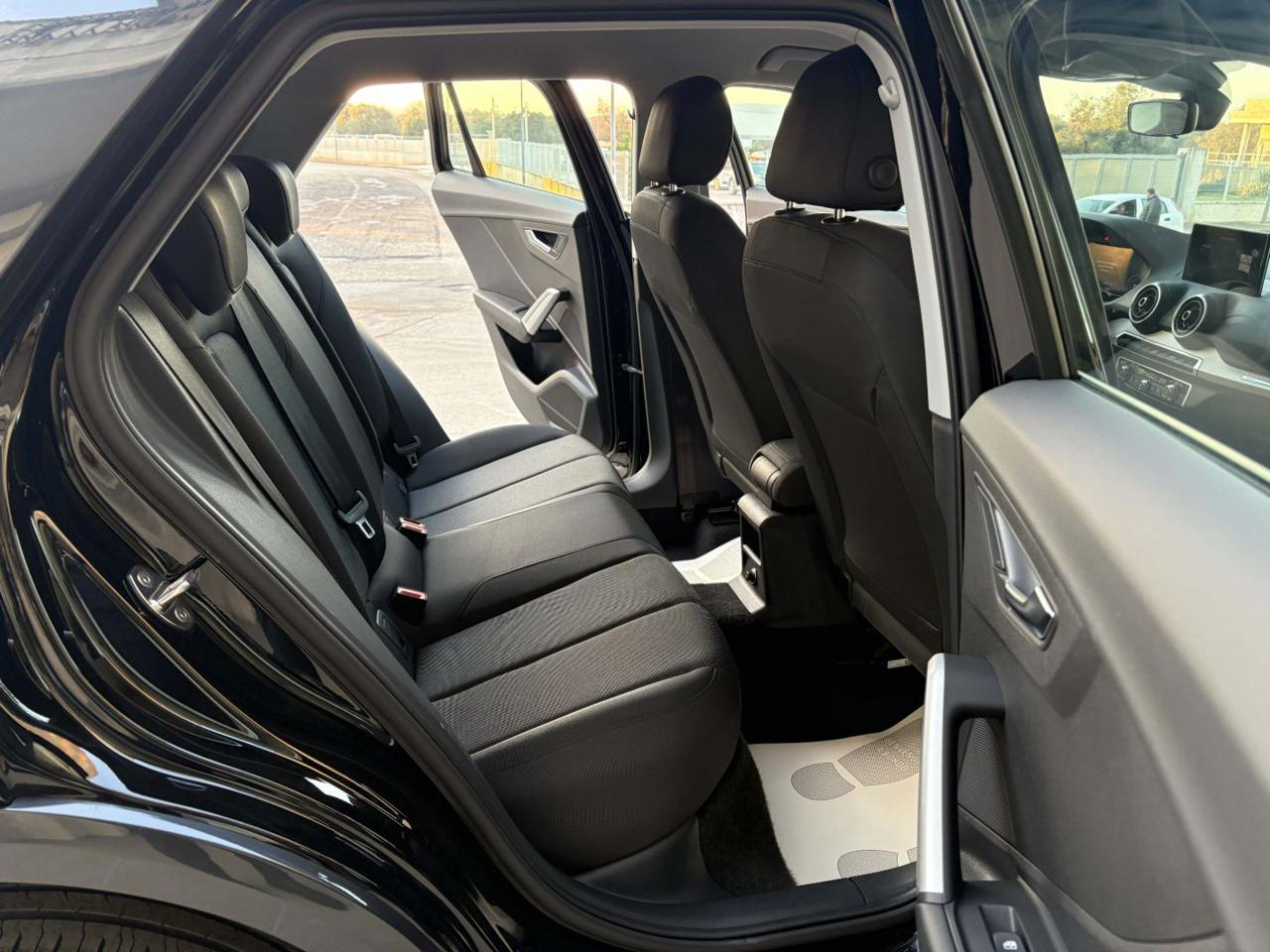 AUDI Q2 30 TDI 116 CV S tronic Business Advanced - 10