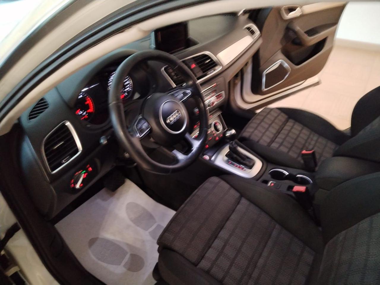 AUDI Q3 2.0 TDI 184 CV quattro S tronic Sport - 19