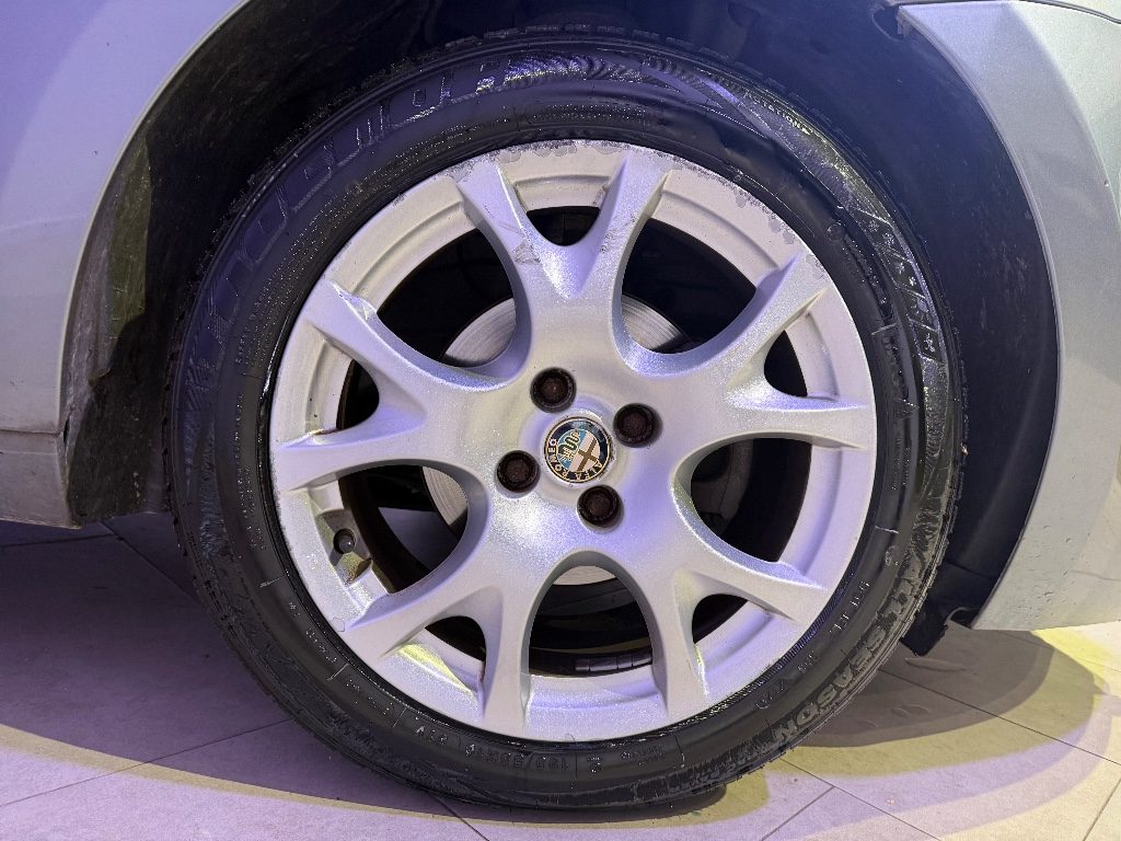 ALFA ROMEO MiTo 1.4 78 CV Distinctive Sport Pack - 16