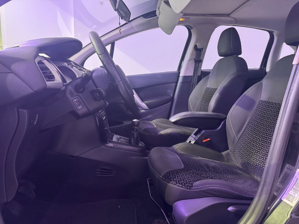 CITROEN C3 1.1 Exclusive Style - 4