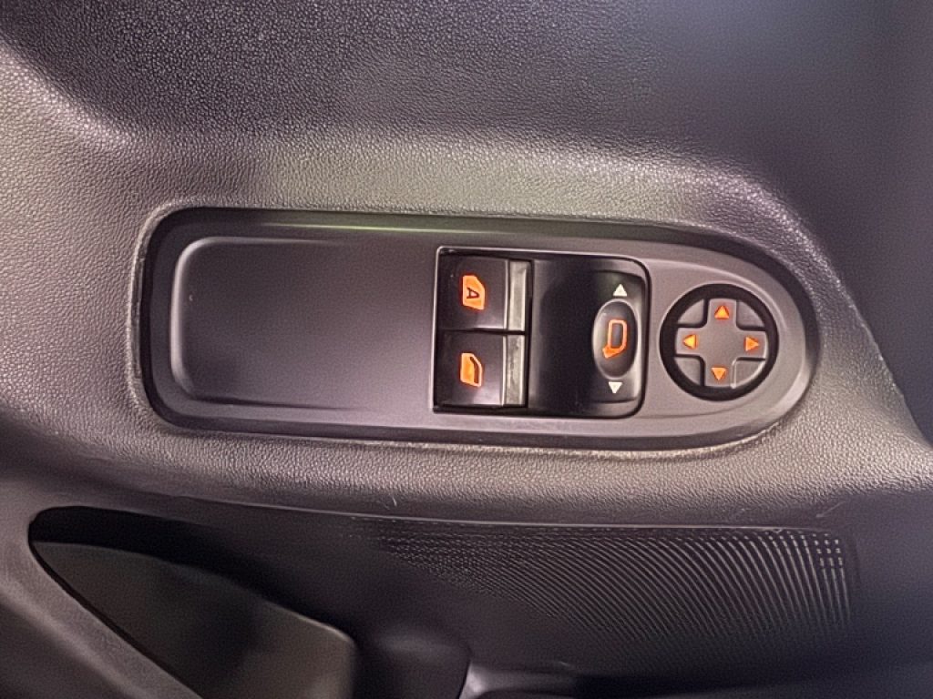 CITROEN C3 1.1 Exclusive Style - 12