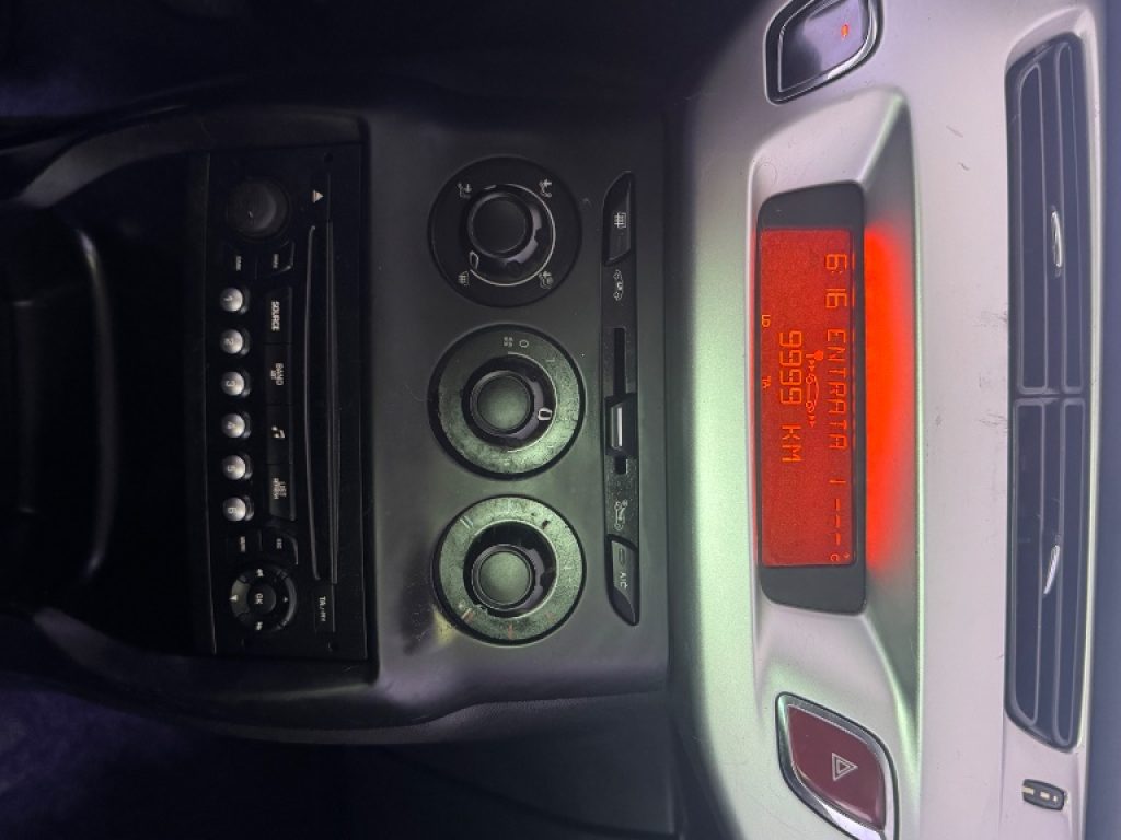 CITROEN C3 1.1 Exclusive Style - 10