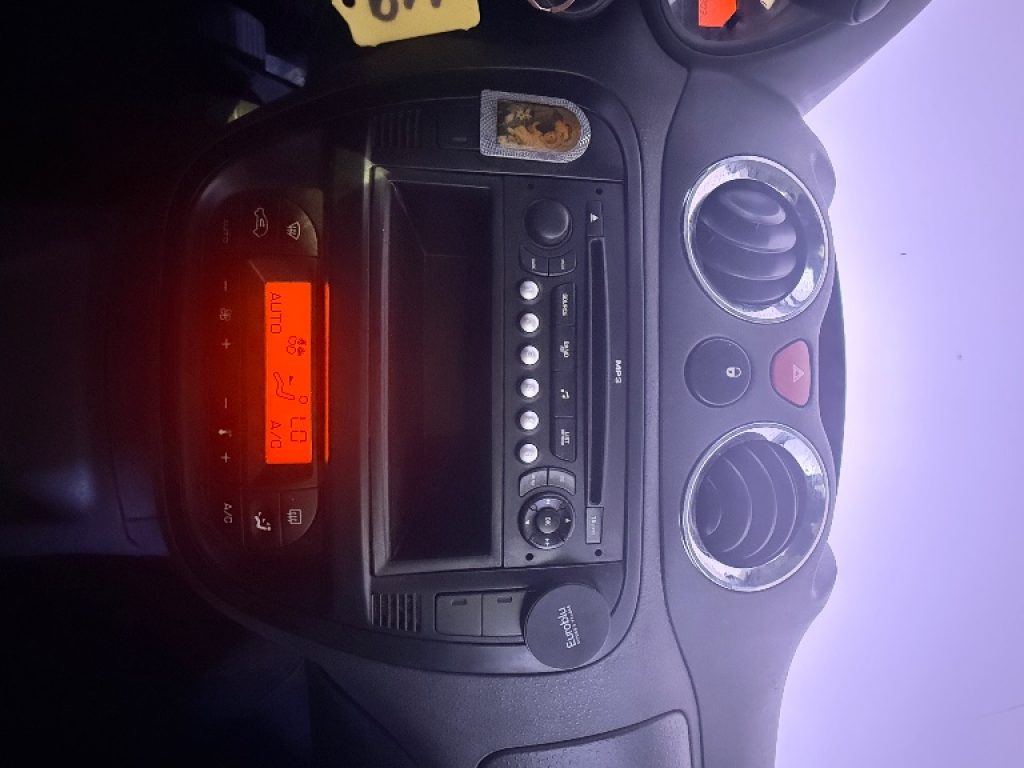 CITROEN C3 1.4 Exclusive Bi Energy G - 8