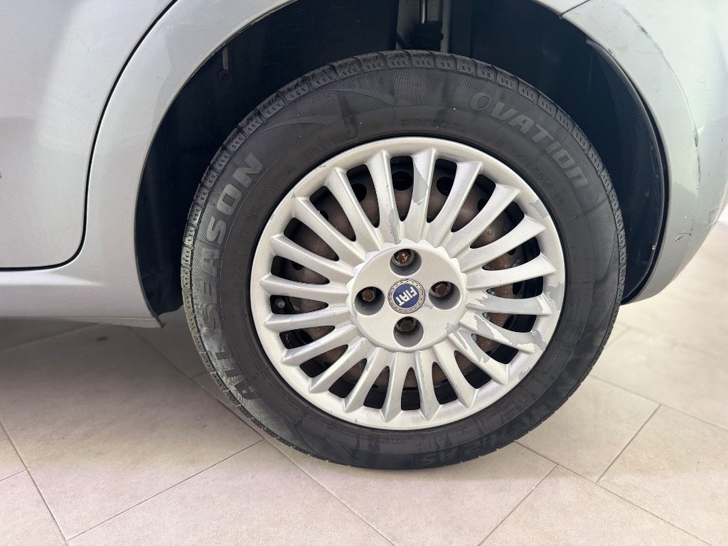 FIAT Grande Punto 1.4 5 porte Dynamic - 18