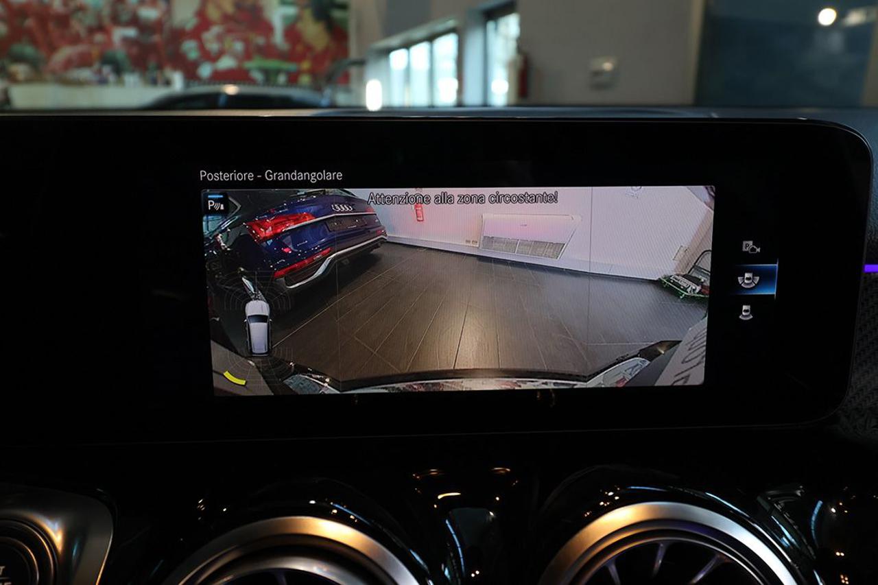 MERCEDES-BENZ GLB 200 d Automatic Premium AMG - 24