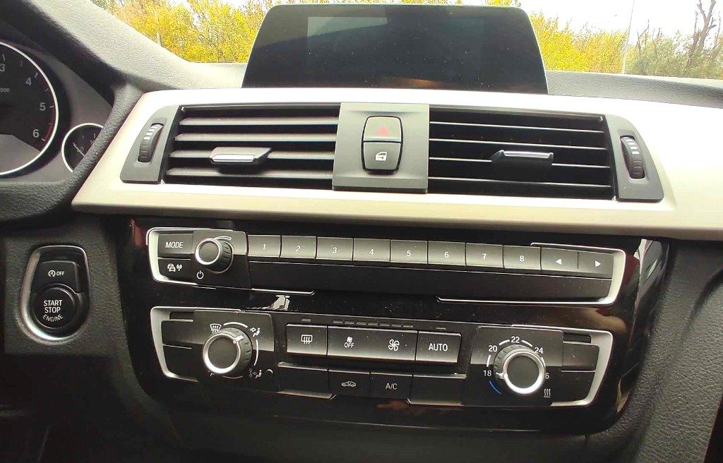 BMW 320 d Touring Business Advantage aut. - 5