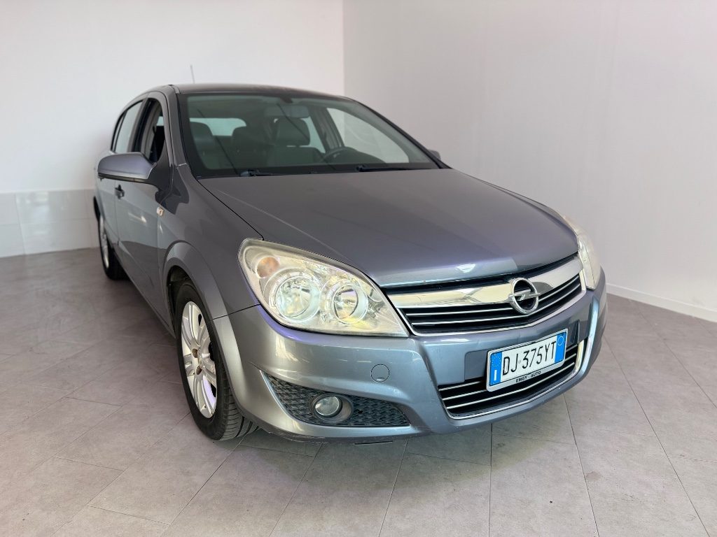OPEL Astra 1.7 CDTI 101CV 5 porte Cosmo - 2