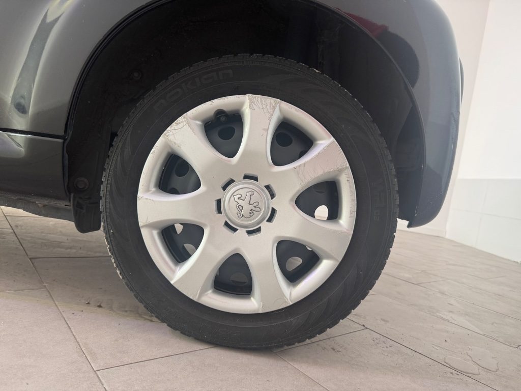 PEUGEOT 107 1.0 68CV 5p. Sweet Years 2Tronic - 12