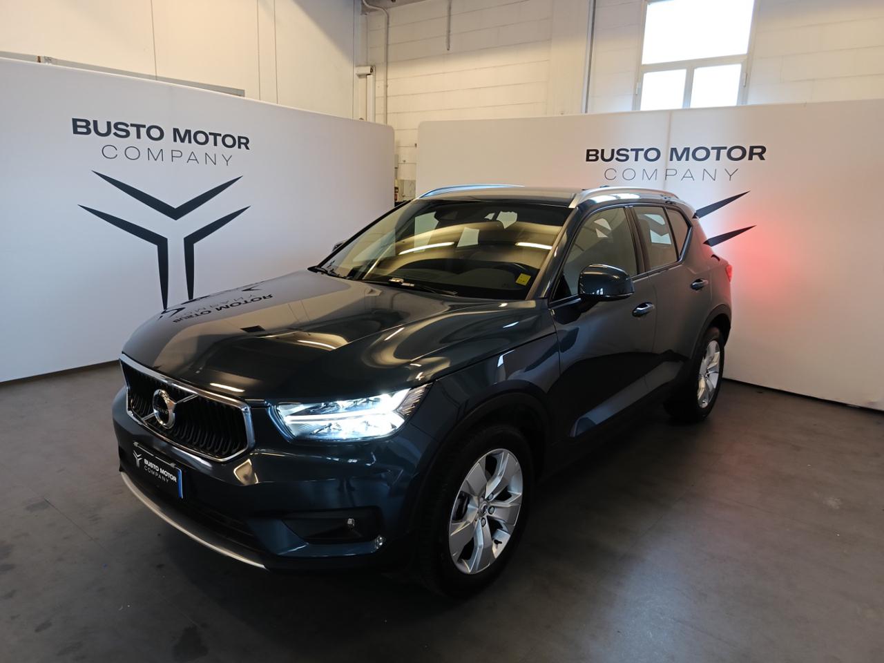 VOLVO XC40 T2 Automatico Momentum - 3