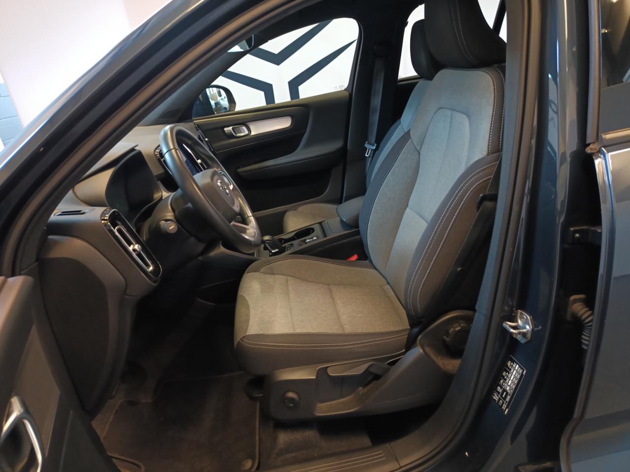 VOLVO XC40 T2 Automatico Momentum - 8