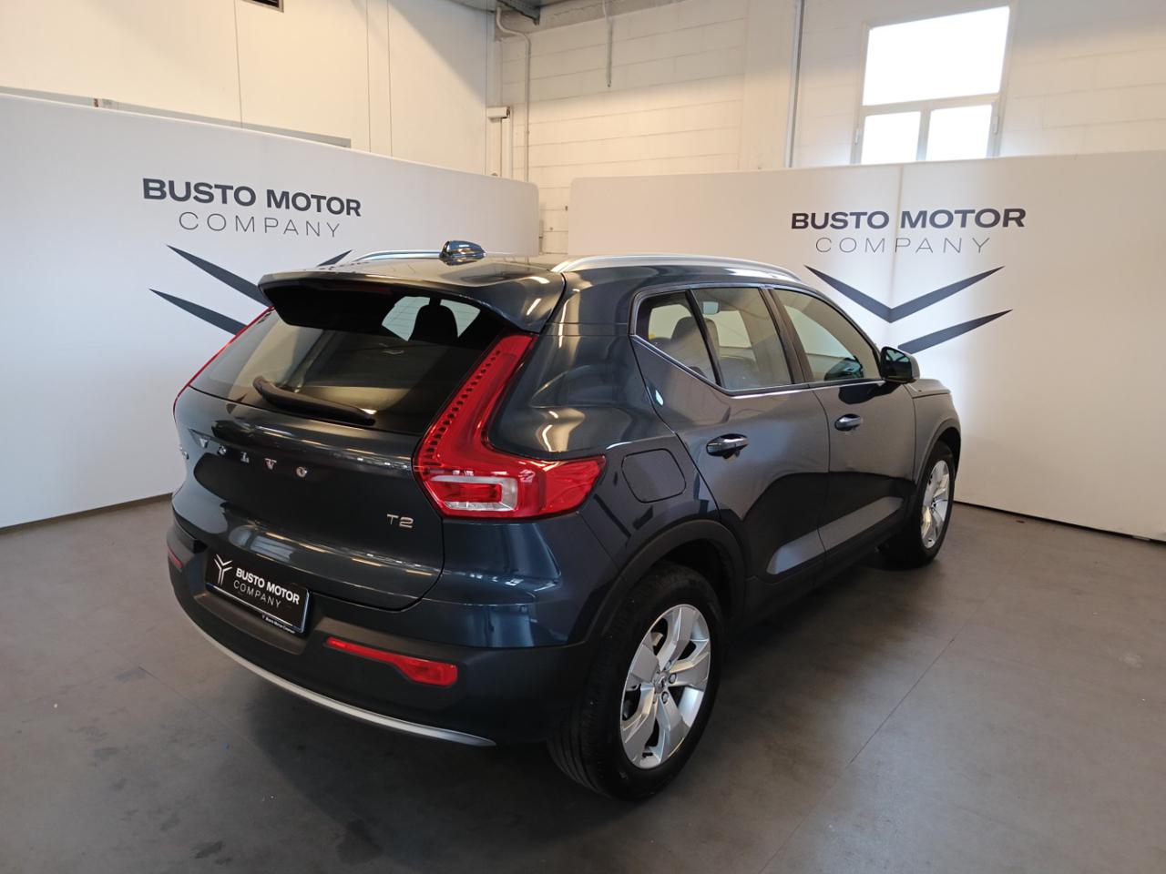 VOLVO XC40 T2 Automatico Momentum - 6