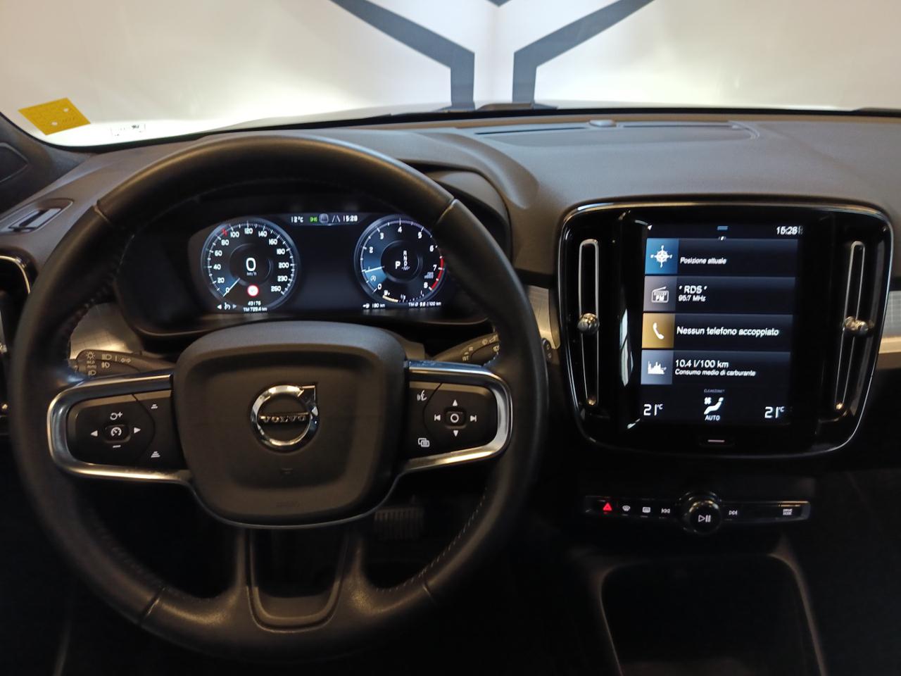 VOLVO XC40 T2 Automatico Momentum - 12