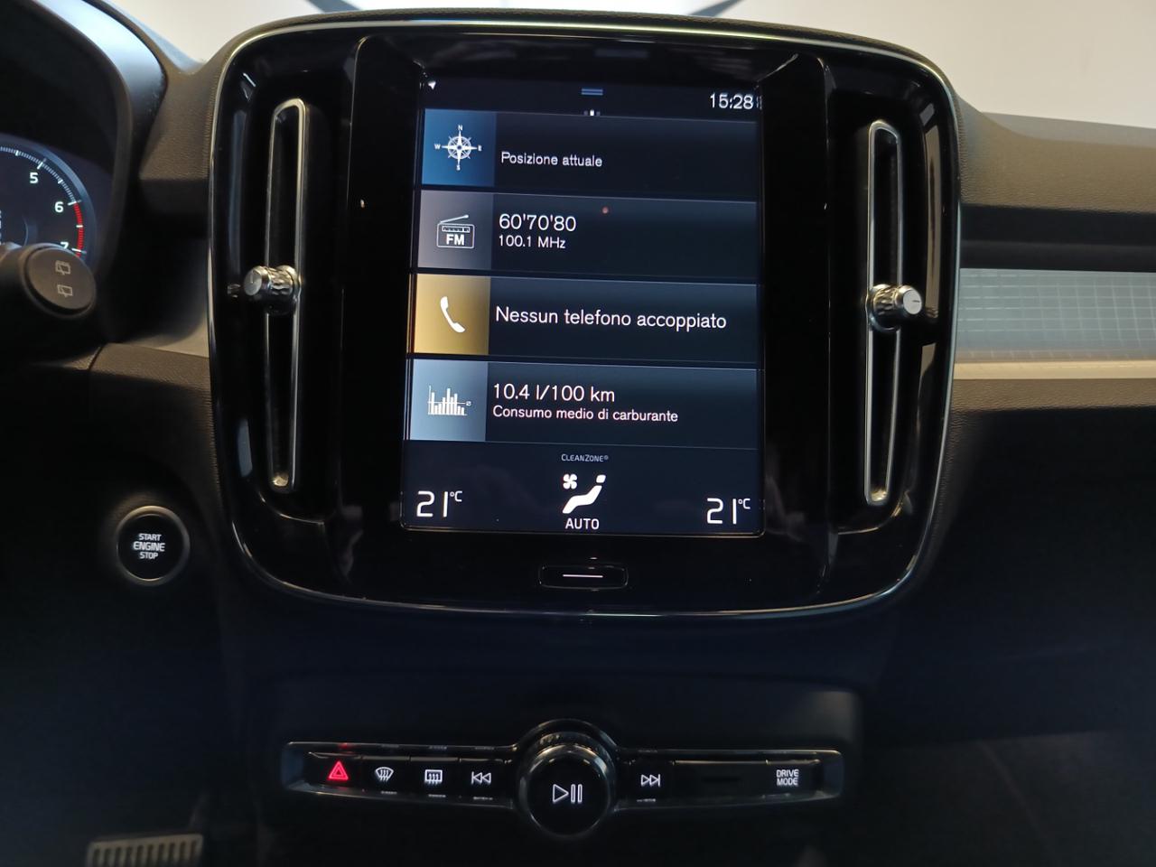 VOLVO XC40 T2 Automatico Momentum - 14