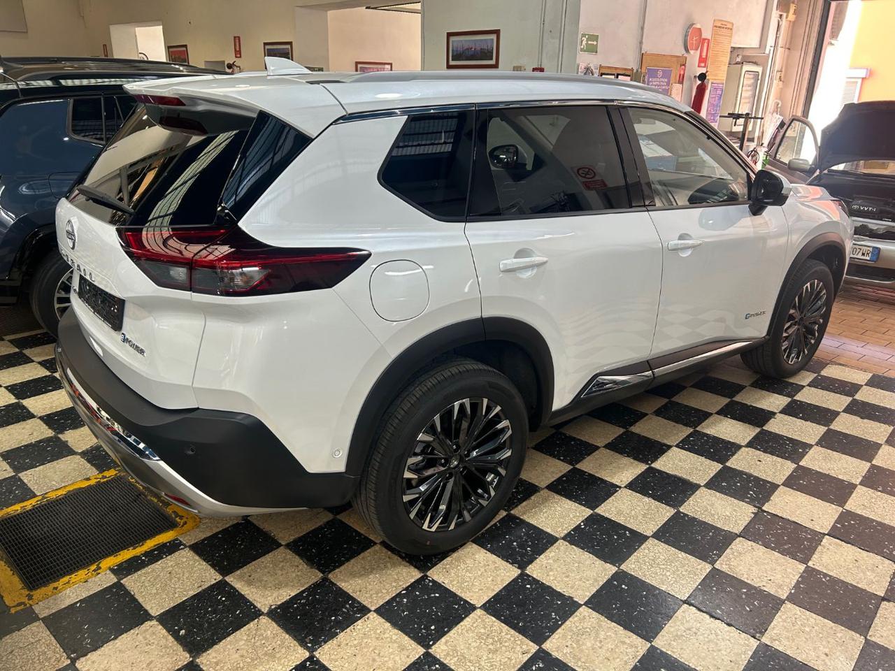 NISSAN X-Trail e-Power e-4orce 4WD 5 posti Tekna Tetto&Nappa&Bose - 2