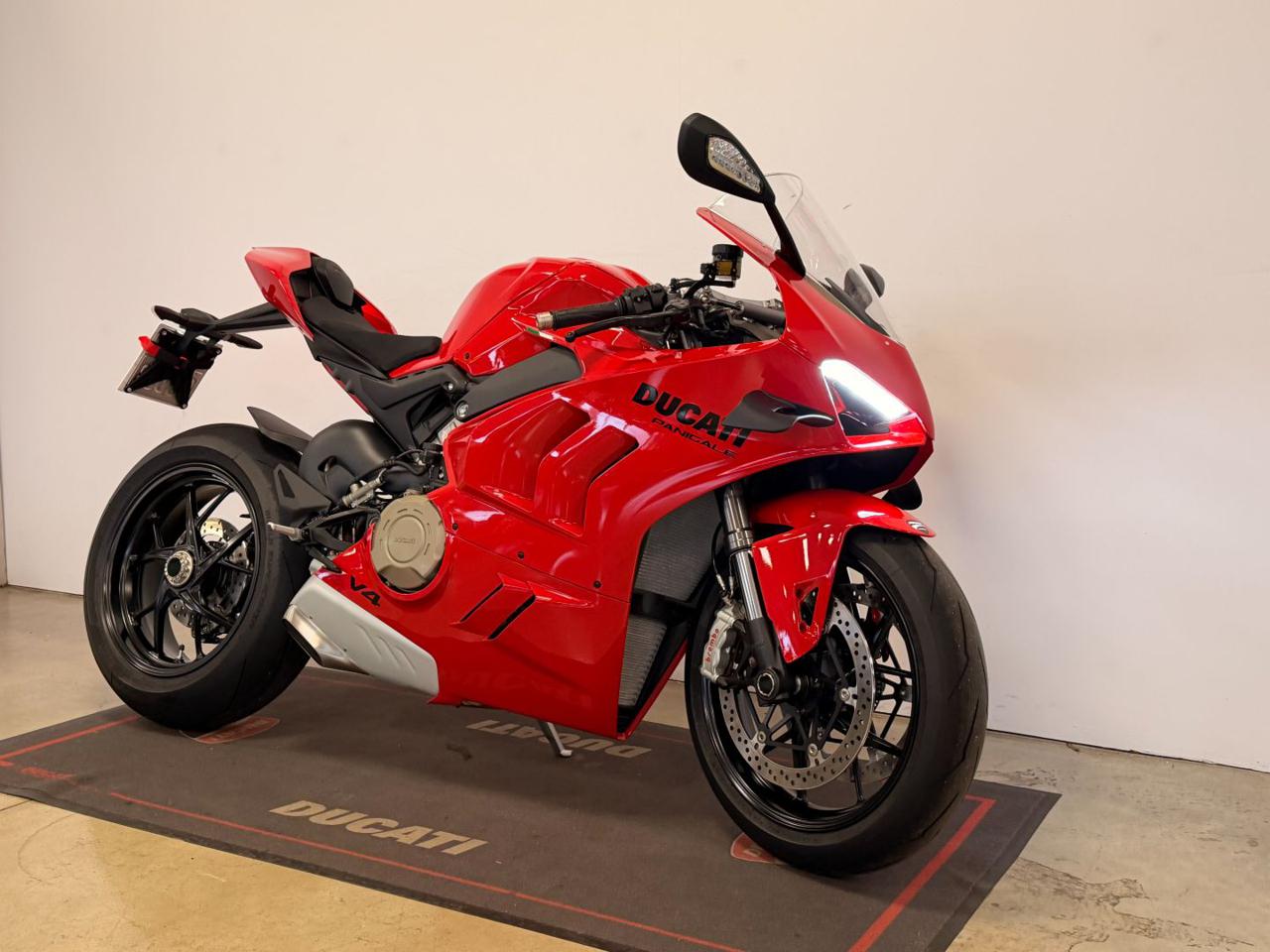DUCATI Panigale V4 RED MY 2024 - 2