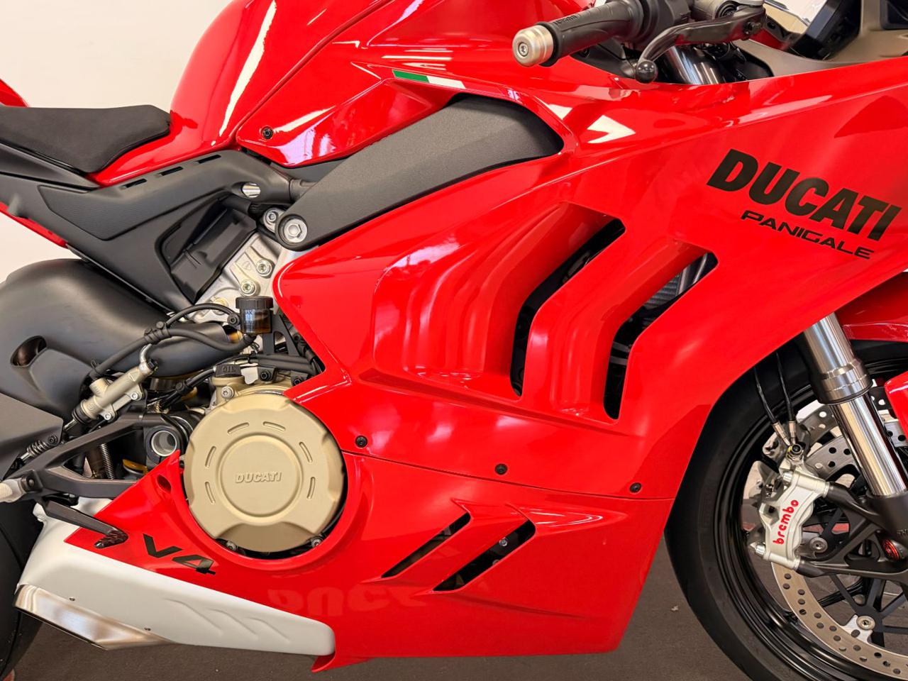 DUCATI Panigale V4 RED MY 2024 - 5